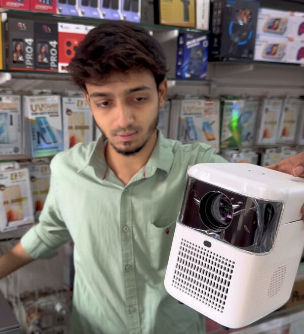 HD PROJECTOR